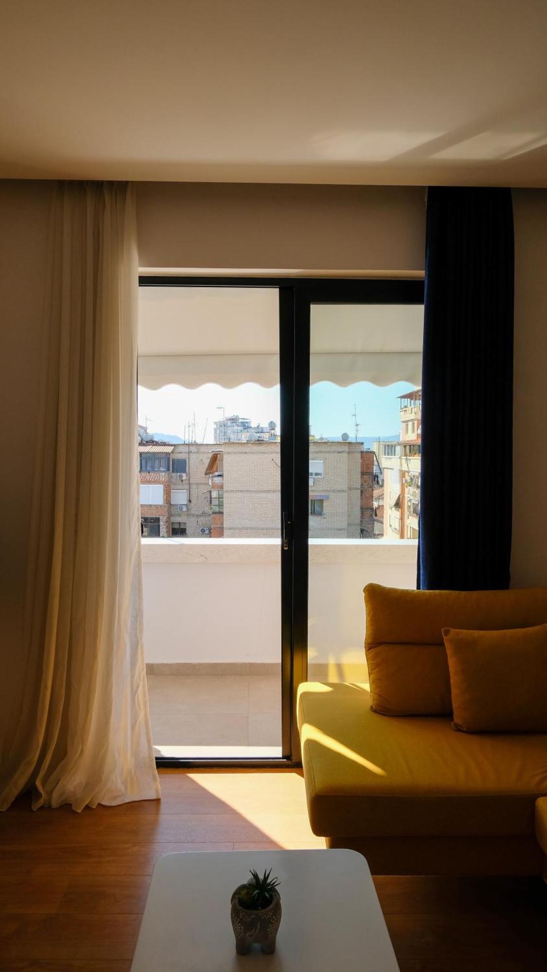 2E Center Apartment Tiranë Eksteriør bilde