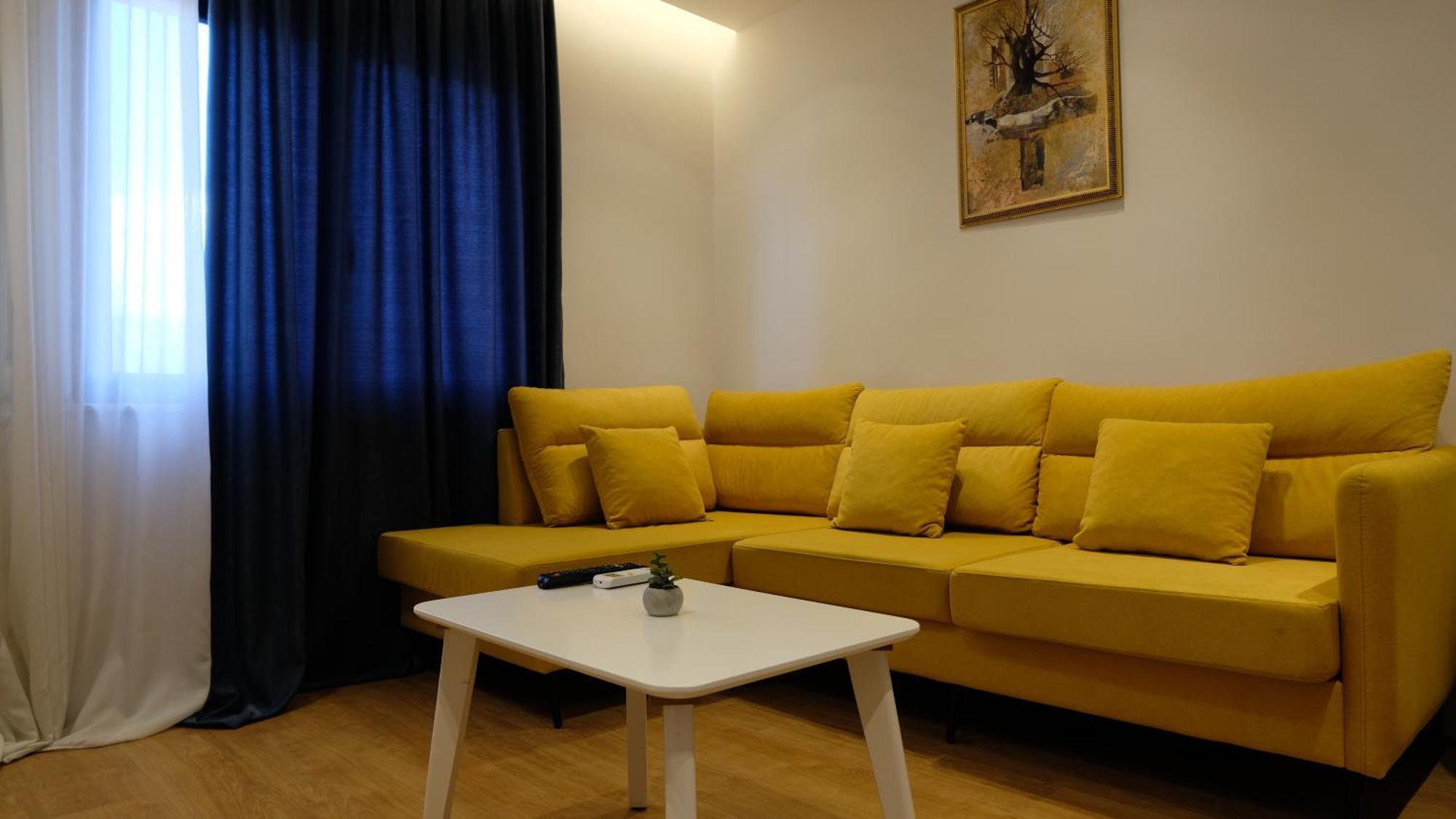2E Center Apartment Tiranë Eksteriør bilde