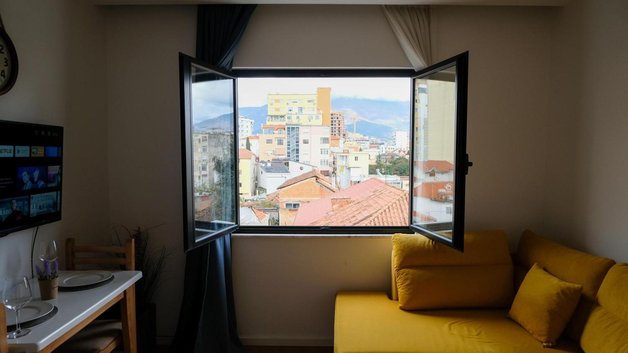 2E Center Apartment Tiranë Eksteriør bilde