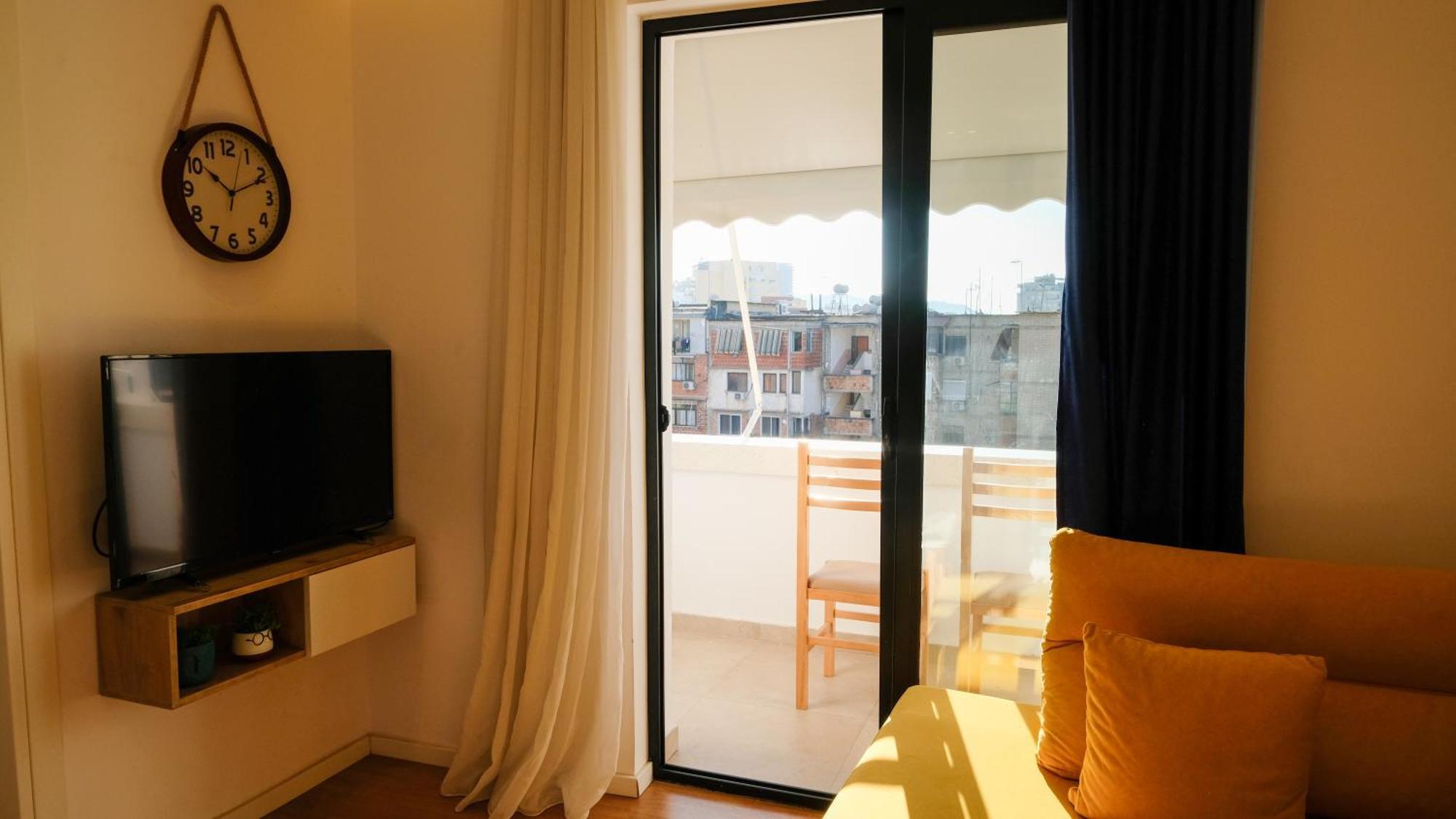2E Center Apartment Tiranë Eksteriør bilde